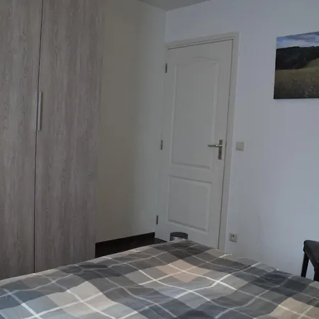 La Bordure De La Forêt *