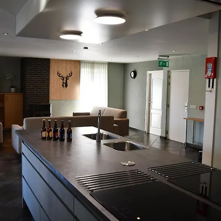 La Bordure De La Forêt *